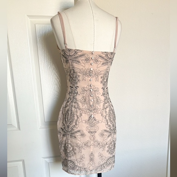 NWT Donna Mozani x Revolve Mini Floral Dress - Picture 6 of 9